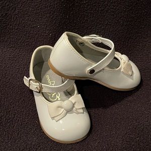 White vinyl Mary Jane style dress shoes, vintage 3